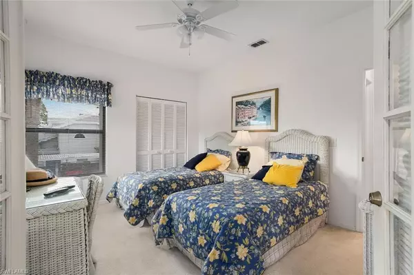 Naples, FL 34108,81 EMERALD WOODS DR #M8
