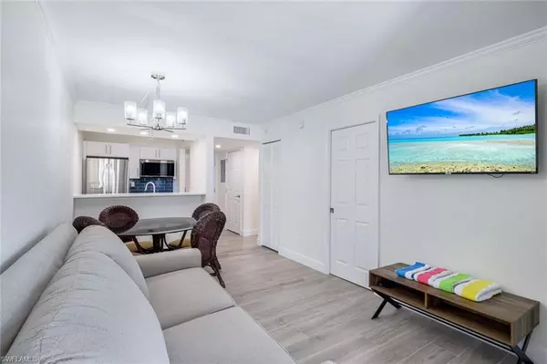 Sanibel, FL 33957,1501 Middle Gulf DR #110H