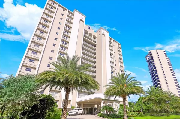 Naples, FL 34108,5501 Heron Point DR #702
