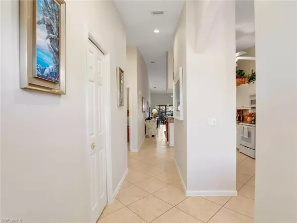 Naples, FL 34114,6790 Beach Resort DR #14