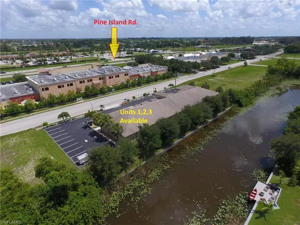 Cape Coral, FL 33991,840 SW 4th ST #Unit 4