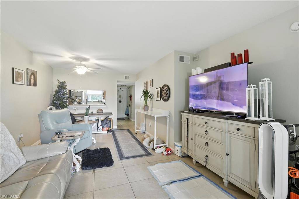 Fort Myers, FL 33919,9261 Central Park DR #103