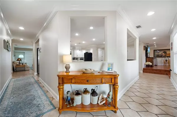 Fort Myers Beach, FL 33931,17930 Grey Heron CT