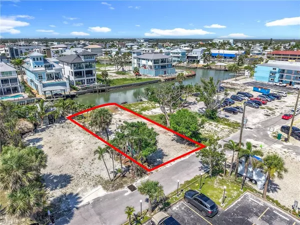 Fort Myers Beach, FL 33931,1339 Santos RD