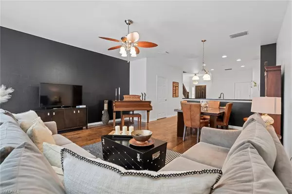 941 Hampton CIR #109, Naples, FL 34105
