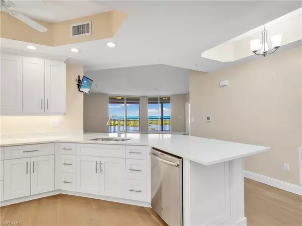 Naples, FL 34110,1001 Arbor Lake DR #1102