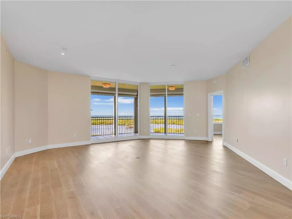 Naples, FL 34110,1001 Arbor Lake DR #1102