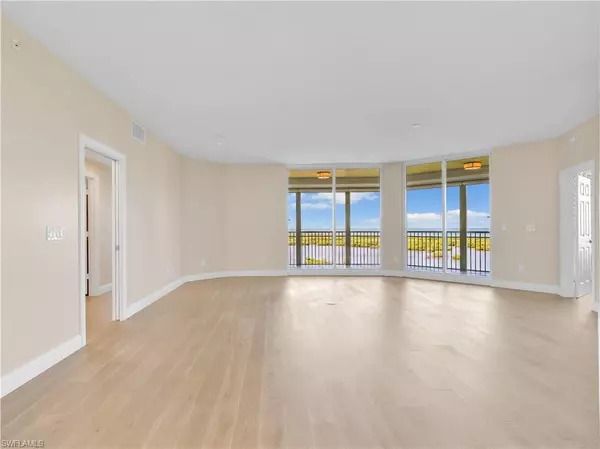 Naples, FL 34110,1001 Arbor Lake DR #1102