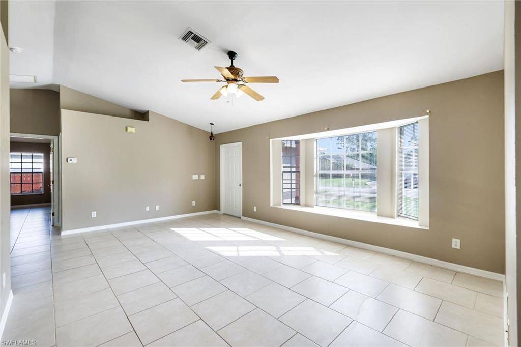 Fort Myers, FL 33967,8072 Cypress DR S