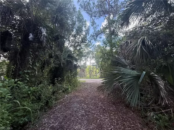 Naples, FL 34117,3825 13th AVE SW