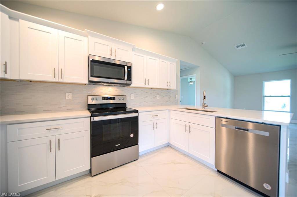 Lehigh Acres, FL 33974,309 Loire AVE S