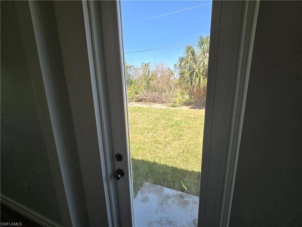 Cape Coral, FL 33993,521 NW 5th ST