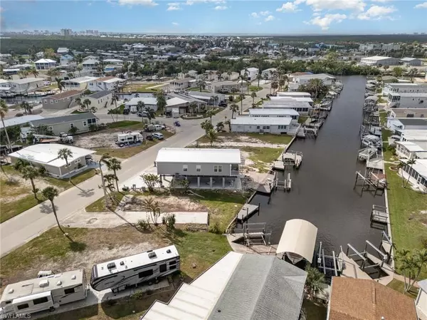 Fort Myers Beach, FL 33931,11280 Dogwood LN