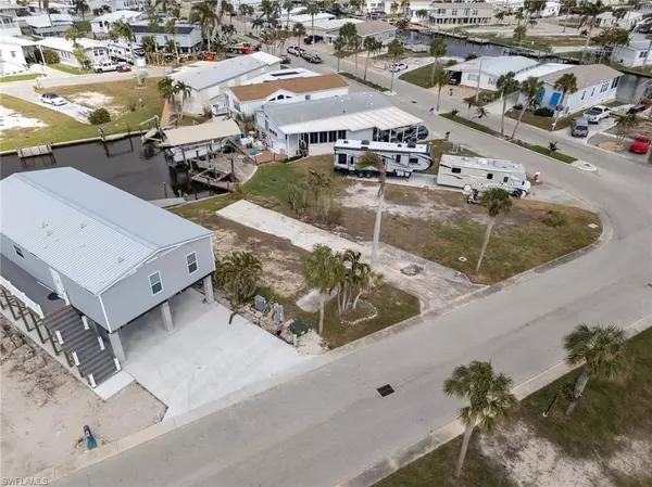 Fort Myers Beach, FL 33931,11280 Dogwood LN