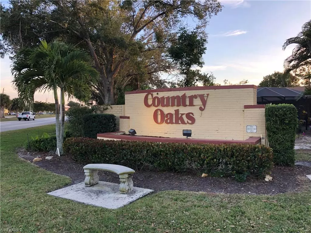 Fort Myers, FL 33967,9911 Country Oaks DR