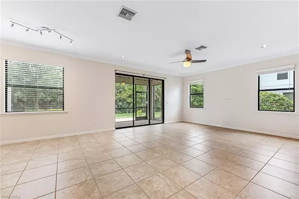 Naples, FL 34119,15320 Summit Place CIR #167