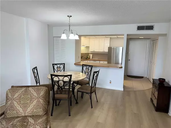 Naples, FL 34108,5 Bluebill AVE #312