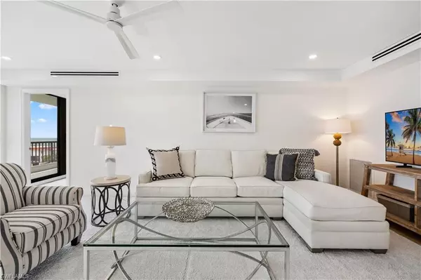 Naples, FL 34103,2318 Gulf Shore BLVD N #510