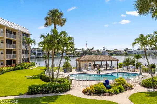 Naples, FL 34103,3000 Gulf Shore BLVD N #207