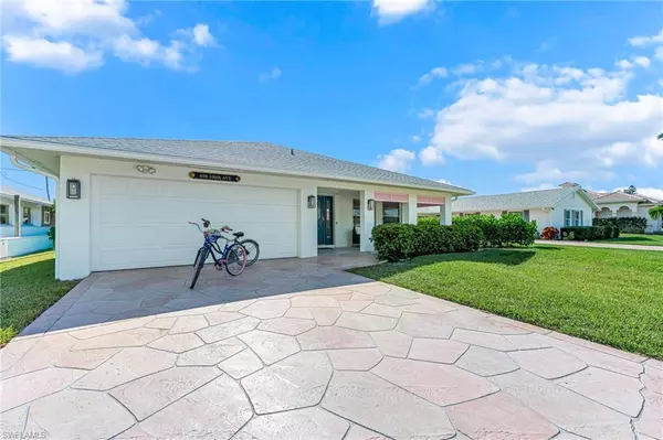 Naples, FL 34108,690 100th AVE N