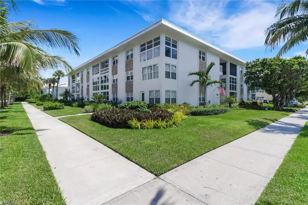 Naples, FL 34102,1021 3rd ST S #306
