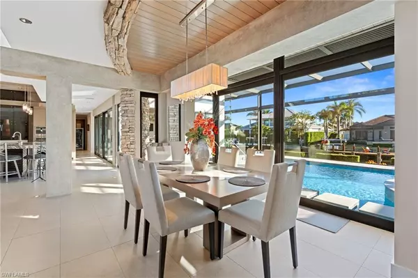 Marco Island, FL 34145,821 Magnolia CT