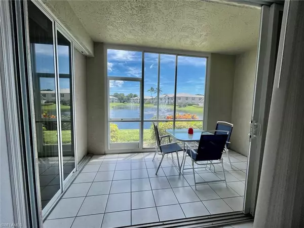 Naples, FL 34108,864 Tanbark DR #102