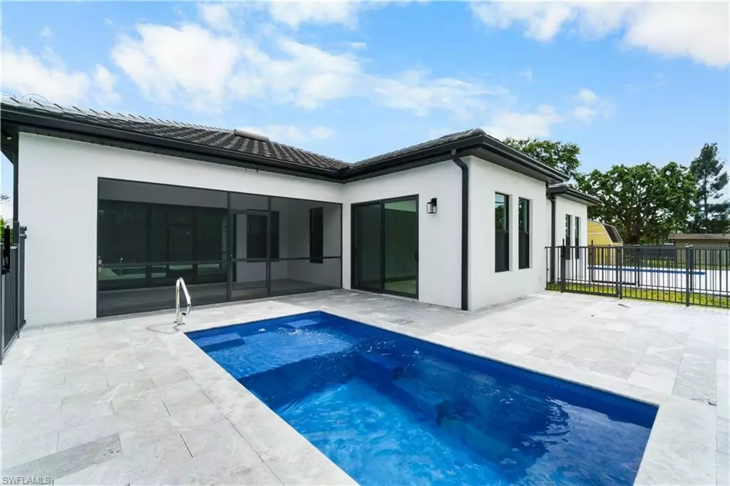 Naples, FL 34108,833 91st AVE N