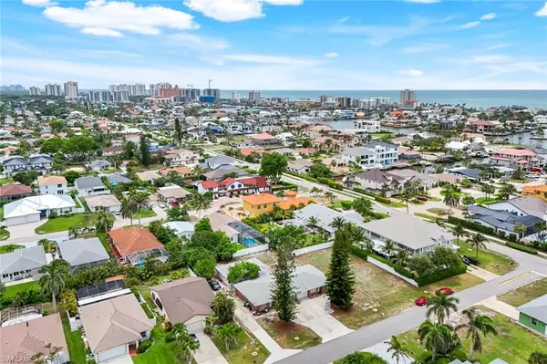 Naples, FL 34108,514 105th AVE N