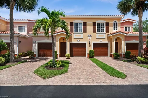 Estero, FL 33928,20261 Estero Gardens CIR #207