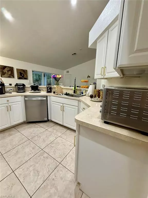 Naples, FL 34117,Address not disclosed