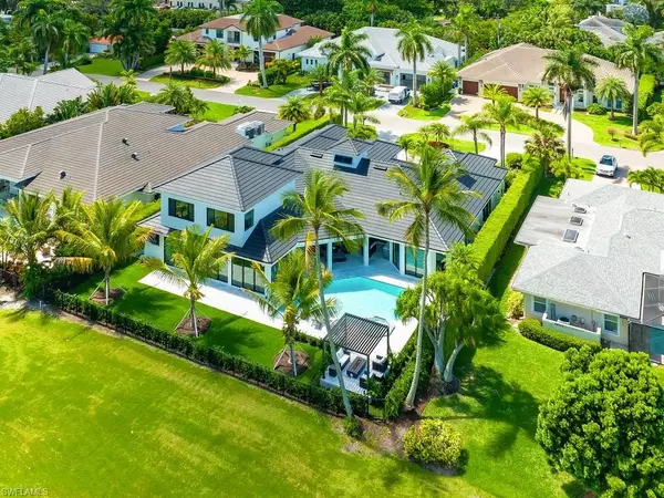 Naples, FL 34103,695 Wedge DR