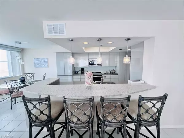 Naples, FL 34108,5550 Heron Point DR #704
