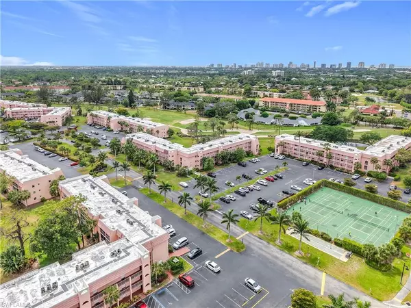 Naples, FL 34105,150 TURTLE LAKE CT #309