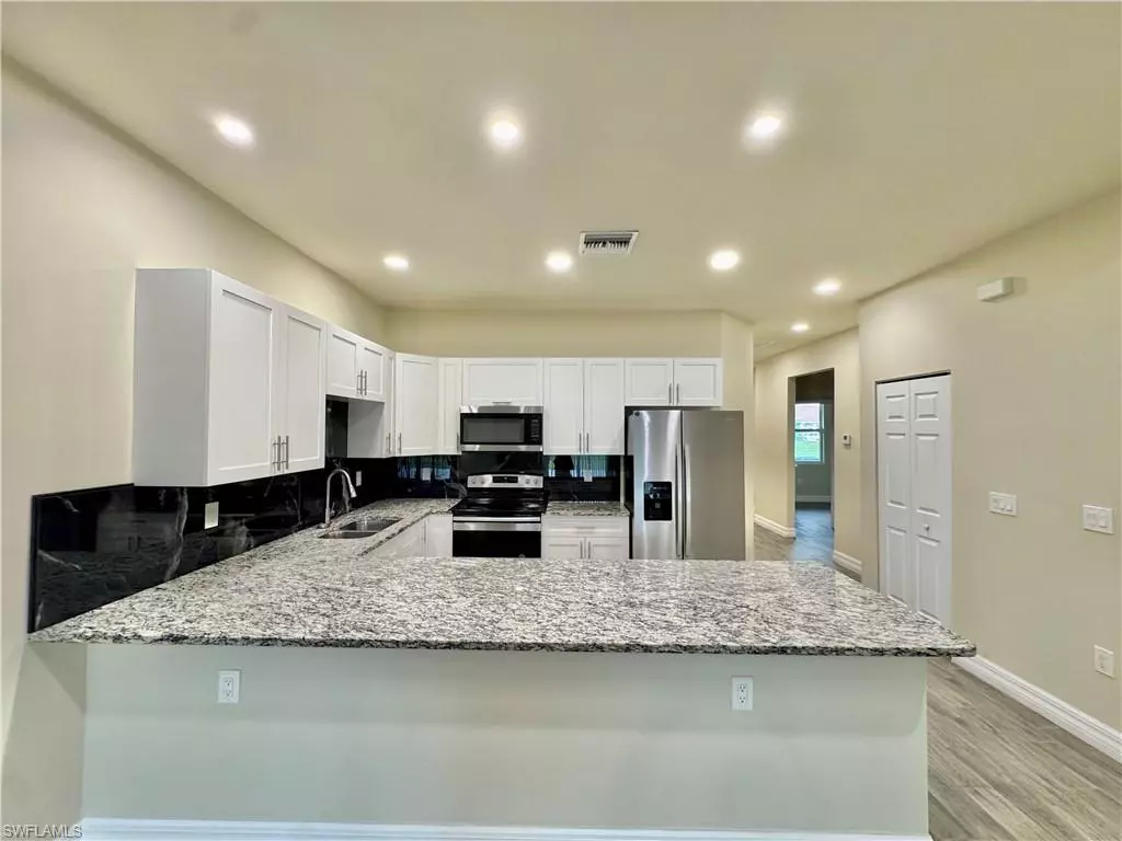 Lehigh Acres, FL 33973,5031 Leonard BLVD S