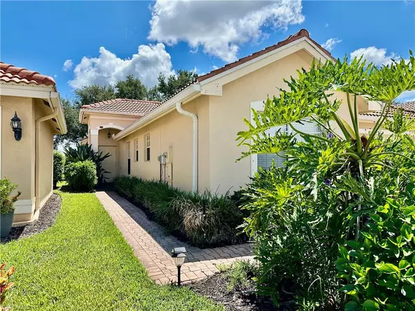 Naples, FL 34119,2048 Painted Palm DR