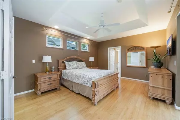 Naples, FL 34119,4382 Pomarine CT
