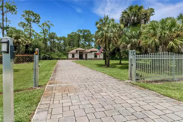 Naples, FL 34117,3735 32nd AVE SE