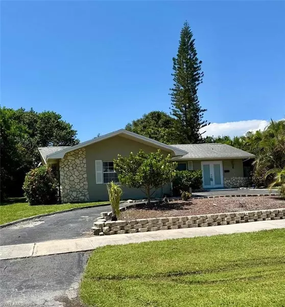 3530 Santiago WAY, Naples, FL 34105