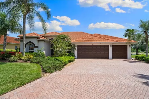 Naples, FL 34104,5014 Old Pond DR