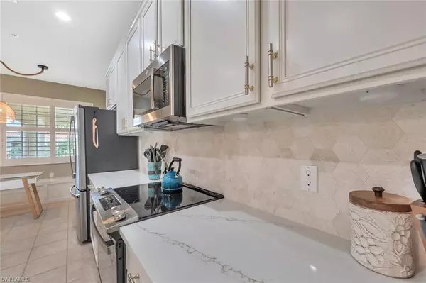Naples, FL 34112,4833 Hampshire CT #302