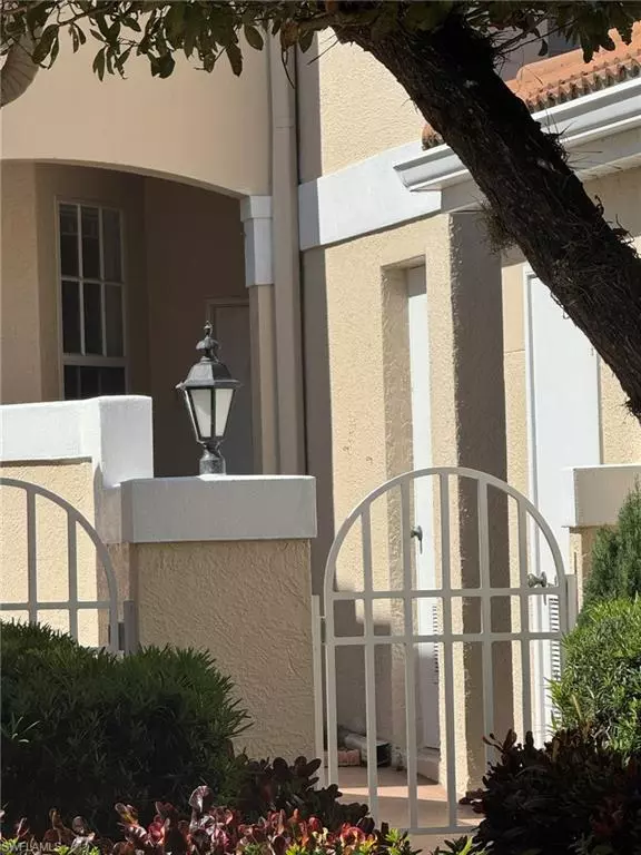 Naples, FL 34108,8355 Excalibur CIR #L11