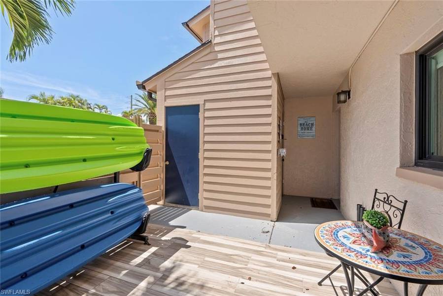 896 Buttonwood DR #109, Fort Myers Beach, FL 33931