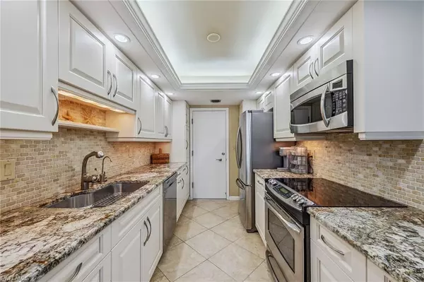 Naples, FL 34103,3410 Gulf Shore BLVD N #305
