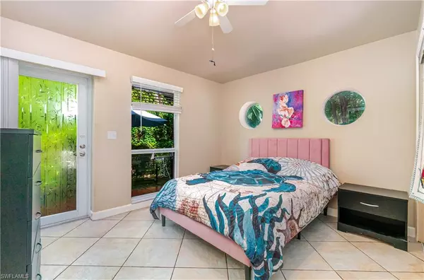 Naples, FL 34120,431 14th AVE NE