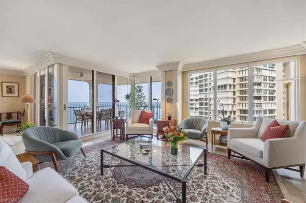 Naples, FL 34103,4251 Gulf Shore BLVD N #17D