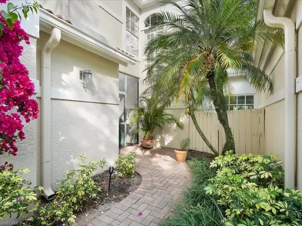 Naples, FL 34105,156 Amblewood LN #7-704