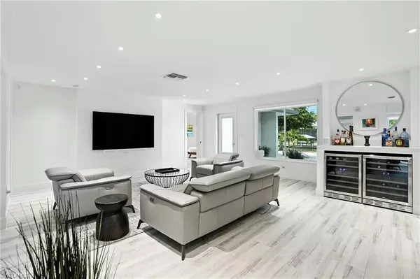 Fort Myers Beach, FL 33931,5 Glenview Manor DR