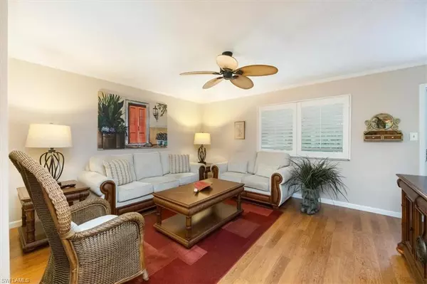 Naples, FL 34103,788 Park Shore DR #F13