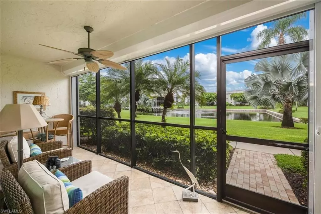 Naples, FL 34103,788 Park Shore DR #F13